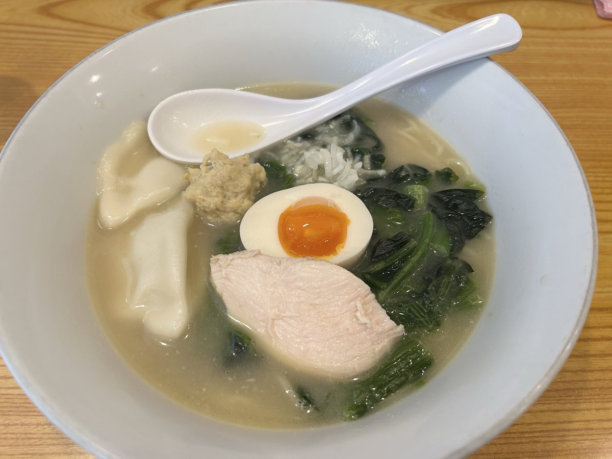 yoshiitadayuki's tweet photo. 数日前くらいから食べたかった鶏白湯を頂き、腹ごしらえ完了。
さてと頑張りますか。 https://t.co/fWI7RdCSFO