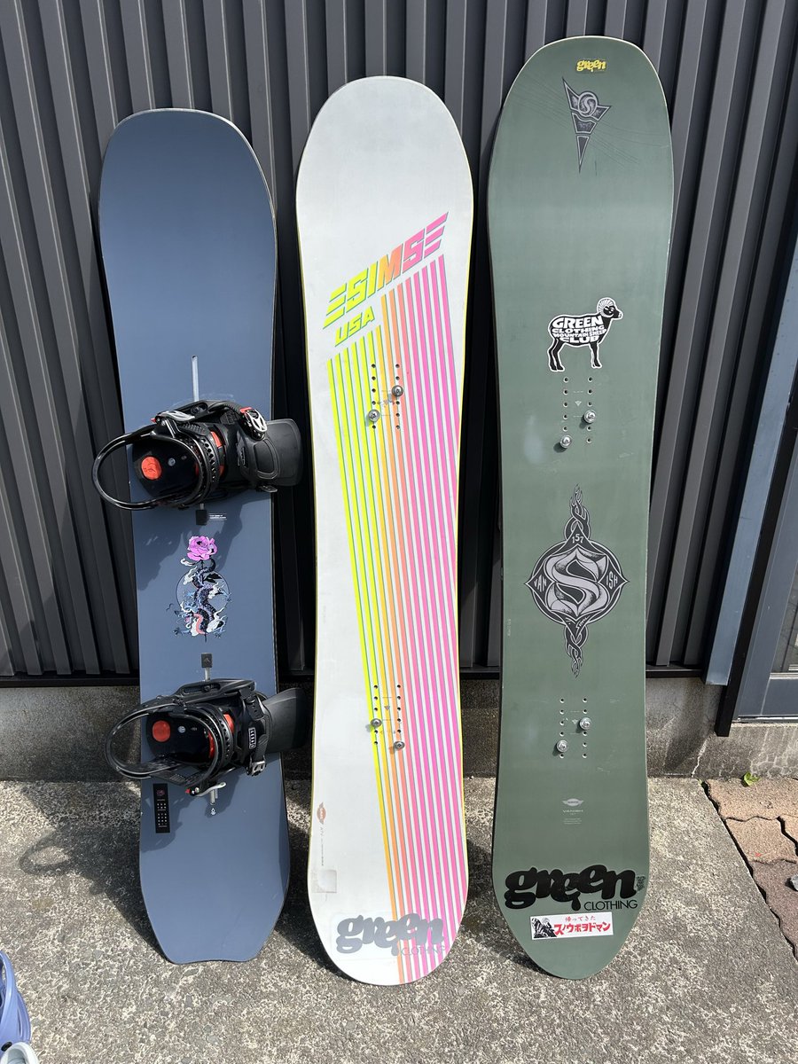 steeve_k_1967's tweet photo. 【DAY 25】 29/APR 八甲田山
シーズンアウト。
今季も各スキー場関係者の皆様、ご利用された皆様、お逢いできた皆様、ありがとうございました。
ボードをクリーニングし、スクレーパーとブラシのWaxを灯油で溶かし洗浄して終了。
#greenclothing
#simssnowboards
#帰ってきたスノウボヲドマン https://t.co/uVHEgSdTSr