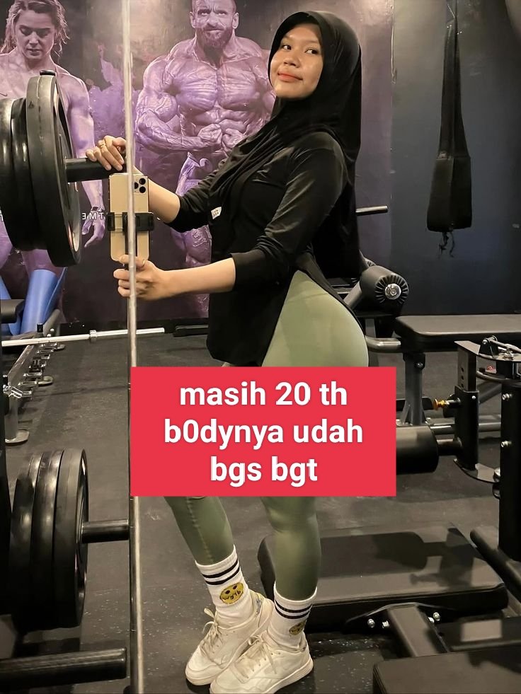 karlinaa tweet media