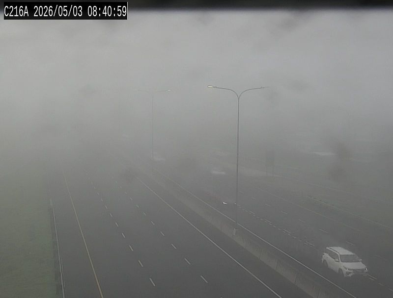 CapeTownFreeway's tweet image. Misty Conditions over the greater part of Cape Town, Maintain safe following distance &amp;amp; Switch on headlights . #BeTheChange