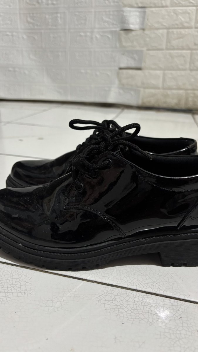 akoogiggle's tweet photo. WTS sepatu docmart adorable projects. size 37. good condition 

IDR 200rb (negotiable)
Dom Jakarta Timur

#zonauang #zonajajan https://t.co/InGVqW7lca