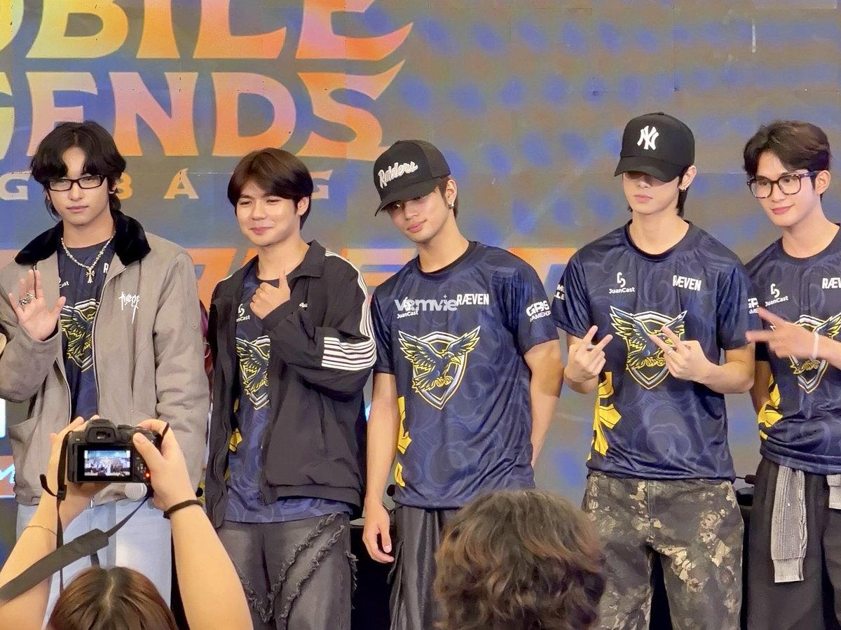 team raeven 🐰🐱🐯🐶🦊✨

HORI7ON RAEVEN DOMINATION

#HORI7ON_PPOPTournament
#HORI7ON #호라이즌 
<a href="/HORI7ONofficial/">HORI7ONofficial</a>