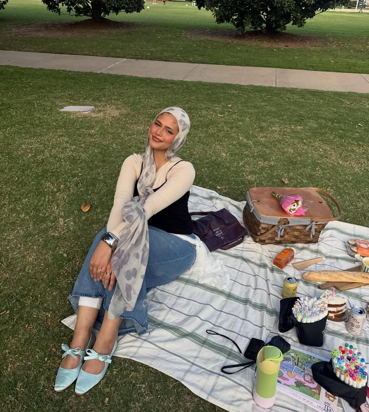svq89683's tweet photo. Picnic date!!🩷🥕🧺⭐🤍 https://t.co/wfk1kSInvt