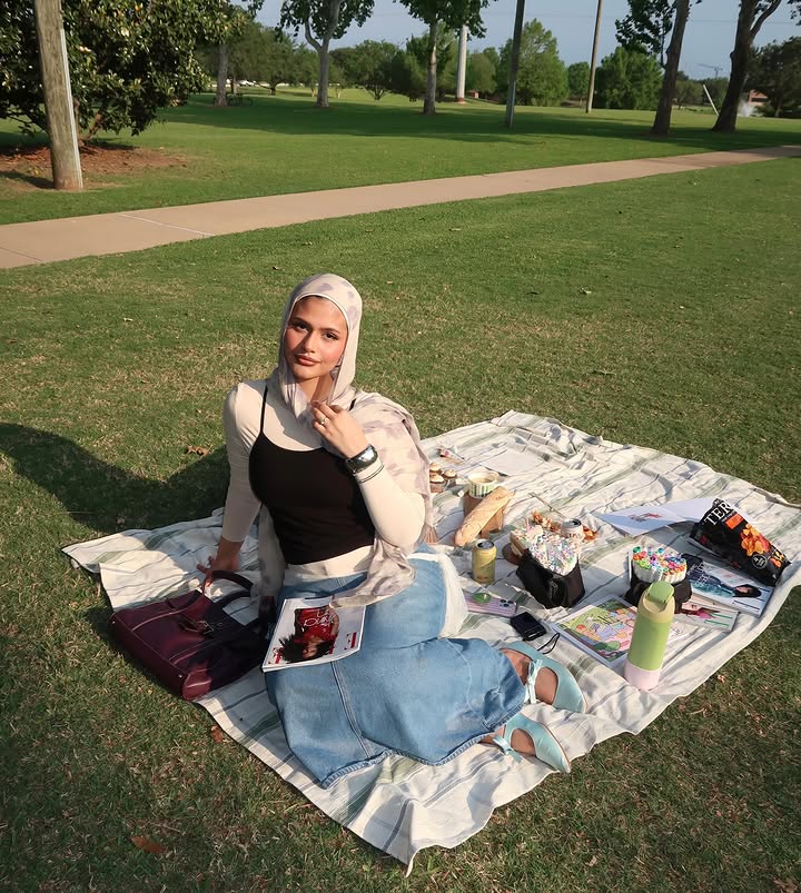 svq89683's tweet photo. Picnic date!!🩷🥕🧺⭐🤍 https://t.co/wfk1kSInvt