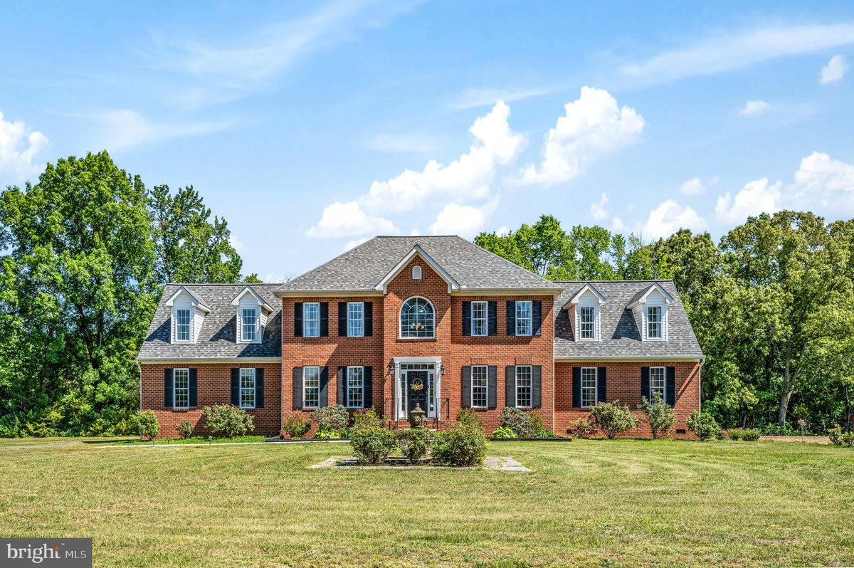 SherryHRealtor's tweet photo. 20029 Jericho Woods Lane, Ruther Glen, VA, 22546
5 bed | 4 bath 3859 Sq. Ft.
Active | 890000
https://t.co/jEpXTx9bLp
Discover the perfect blend of luxury, comfort, and country living with this exceptional NO HOA 10-acre estate - fully equipped and ready for horses, chickens,... https://t.co/eU5P3e9BSL