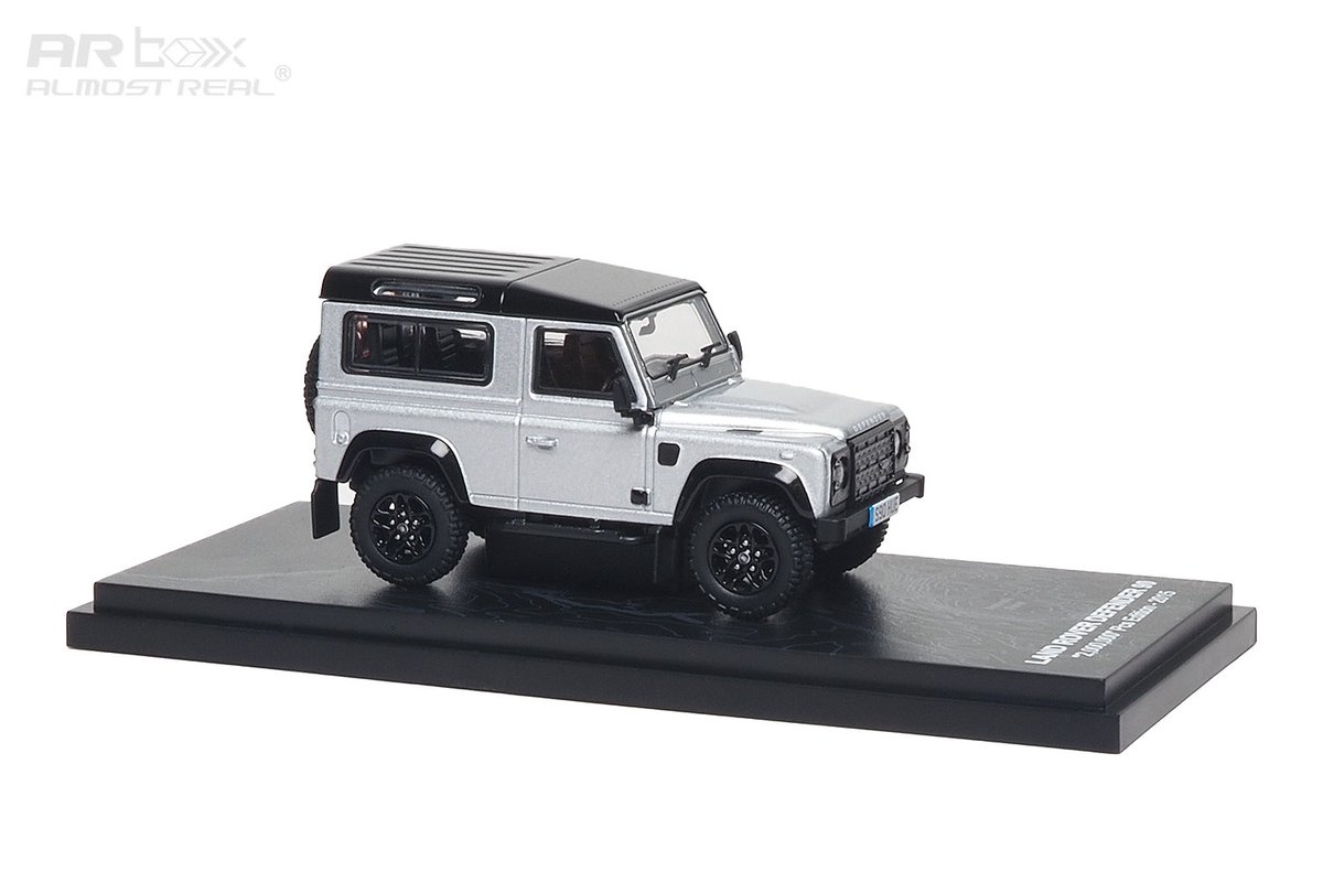 sumsmodel_jp's tweet photo. Land Rover Defender 90 "2,000,000" Pcs Edition - 2015
1/64スケール✨✨

#ミニカー
#ミニカー好き
#almostreal 
 #landrover https://t.co/3UhpIq1Csj