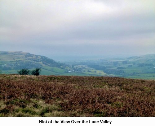 IamHappyHiker's tweet image. “Hidden away” in the far south-west of #Cumbria are Hutton Roof Crags and Dalton Crags, forming a limestone plateau. From its top there are spectacular views in clear weather (I was unlucky!). There is also a section along the Lancaster canal. See happyhiker.co.uk/MyWalks/Cumbri…