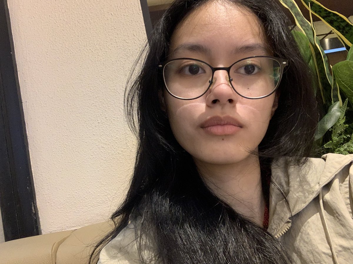 sevencollar's tweet image. my favorite flex is i like my look with curly or straight hair 😝😝 #loveyourself