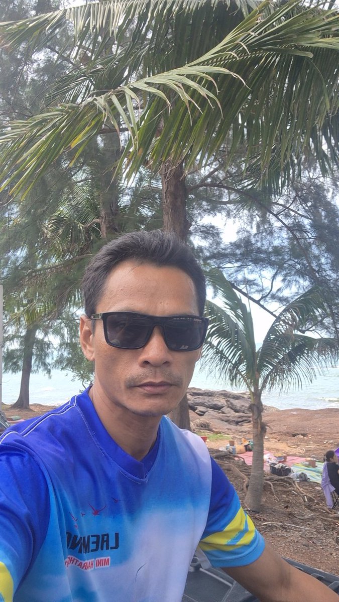 คนจันทร์ ฮิ tweet media