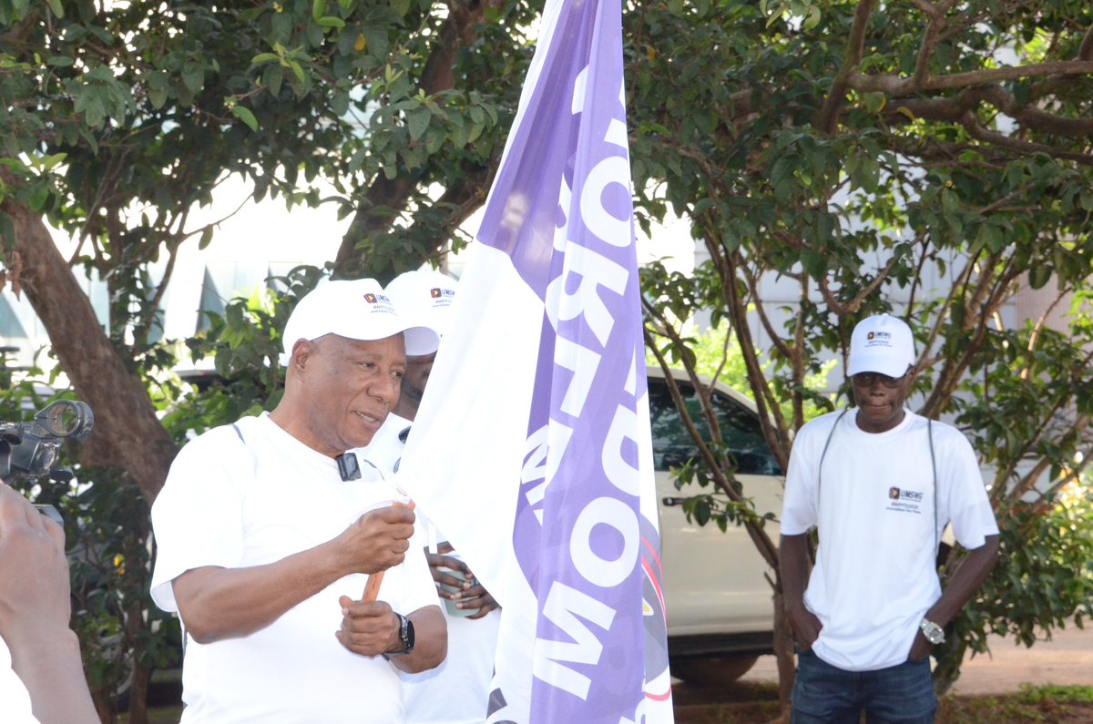 UMWAandMamaFM's tweet photo. Walking in solidarity this World Press Freedom Day 

Journalists, media partners, and communities came together to champion press freedom as a pillar for human rights, development, and peace.

#WorldPressFreedomDay #PressFreedom #MediaForPeace https://t.co/As63TdBvnY
