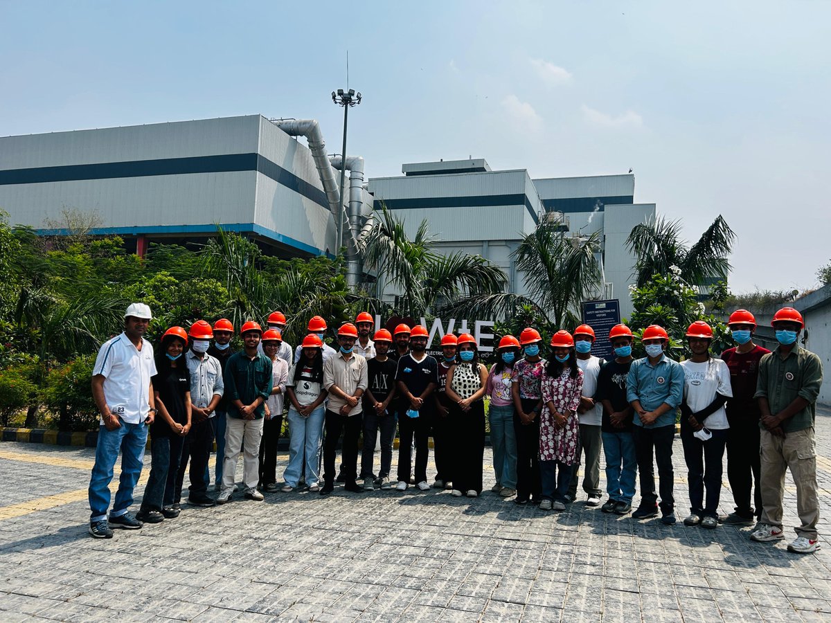 SwachhBharatGov's tweet image. An educational visit was organized for RWAs &amp;amp; college students (NSS-CVS) to the TWEPL Waste-to-Energy Plant in Tekhand, Delhi - a step toward understanding waste management and inspiring citizen participation, especially among youth, in #sourcesegregation. #SwachhBharat