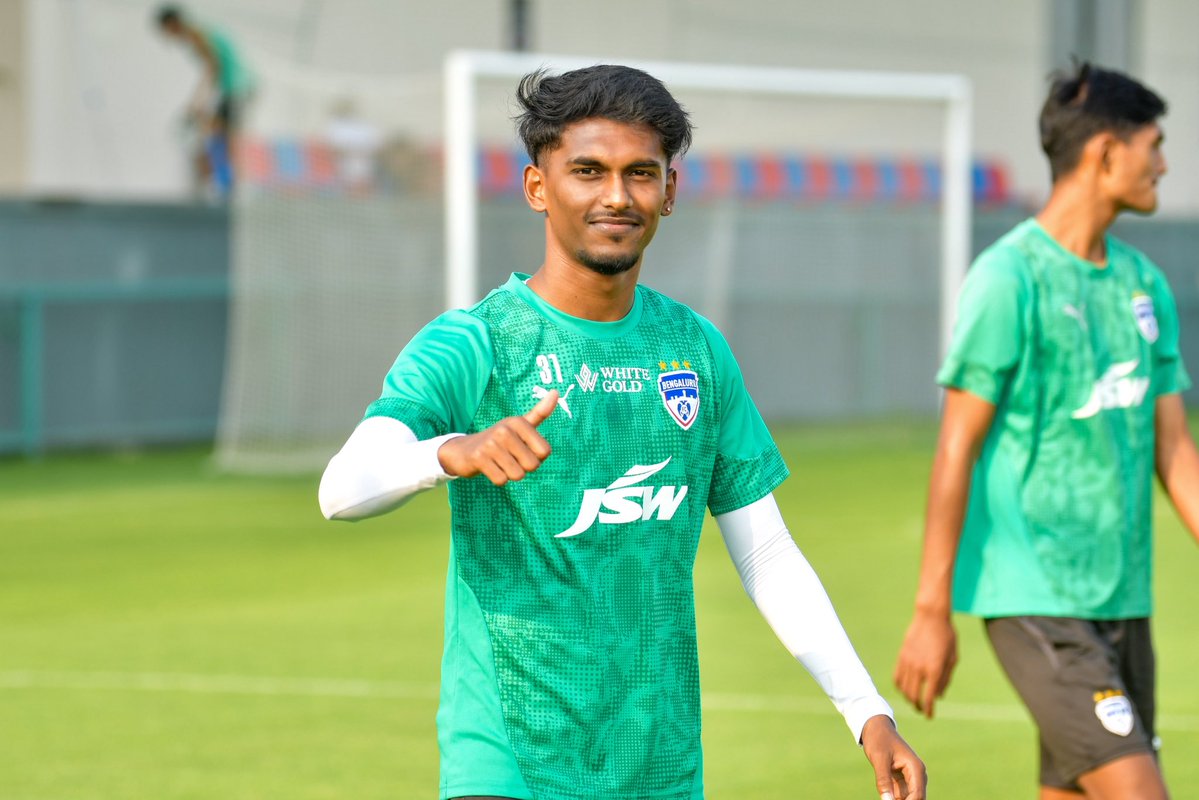 bengalurufc's tweet image. One last session under the Bengaluru skies before we head to the Beach City for #OFCBFC. 🌅

#WeAreBFC #Jotheyali