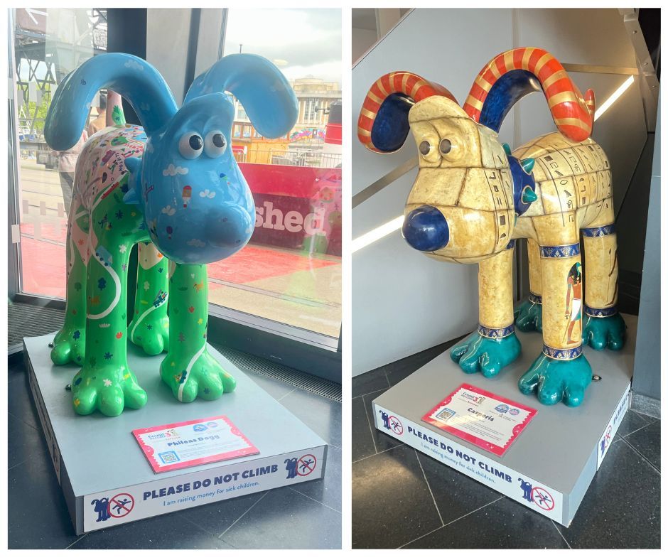 GromitUnleashed's tweet image. Fancy a bit of Gromit spotting this Bank Holiday? 👀 Why not drop into M Shed, #Bristol and say hello to old pals ‘Phileas Dogg’ and ‘Casperis’? 👋 

These pup-ular sculptures are in the foyer of this fantastic museum, which showcases Bristol’s heritage and culture, so Gromit is