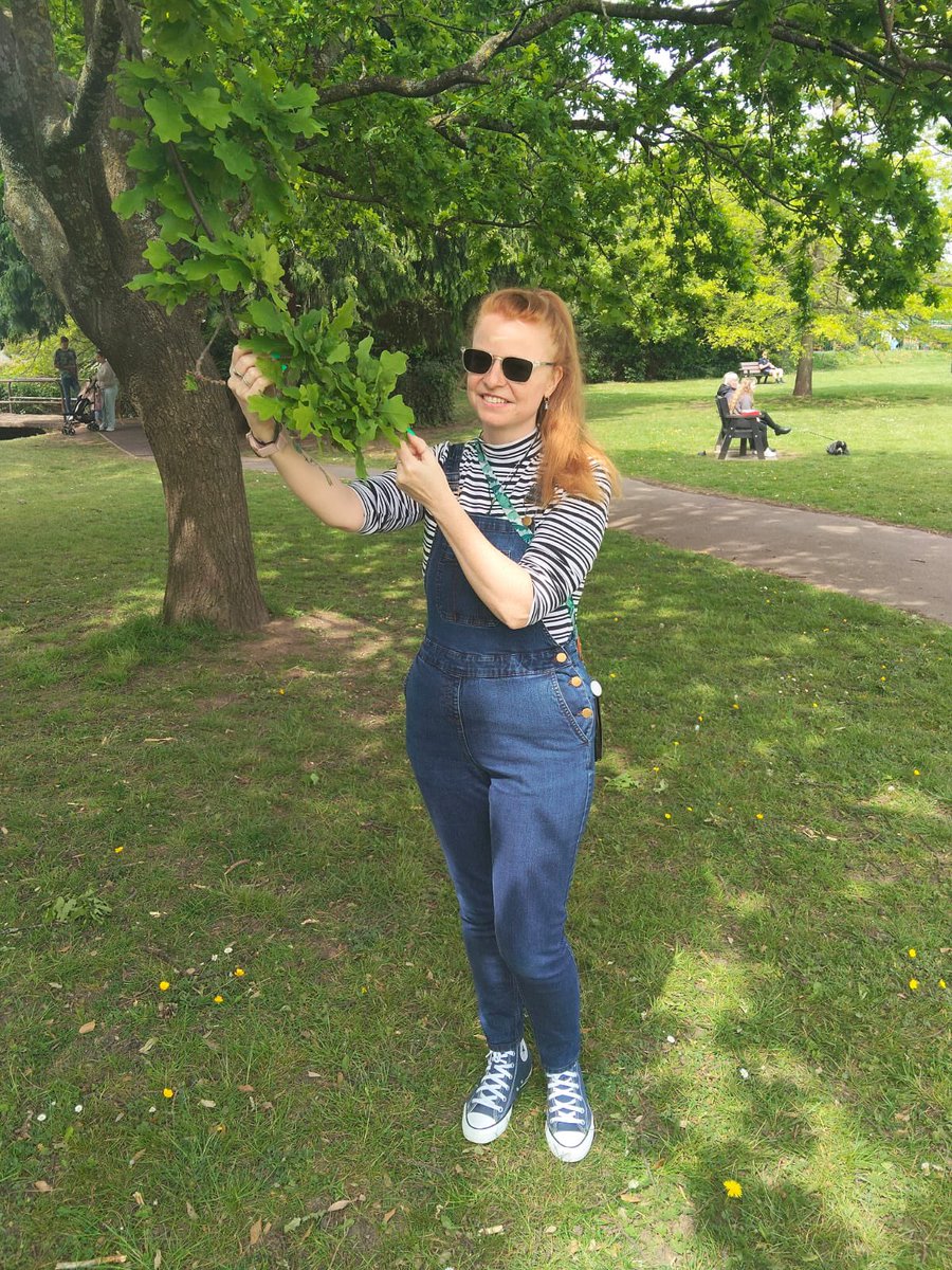 BubblyWelsh's tweet photo. Dungarees and sun https://t.co/TZFVNNGvom