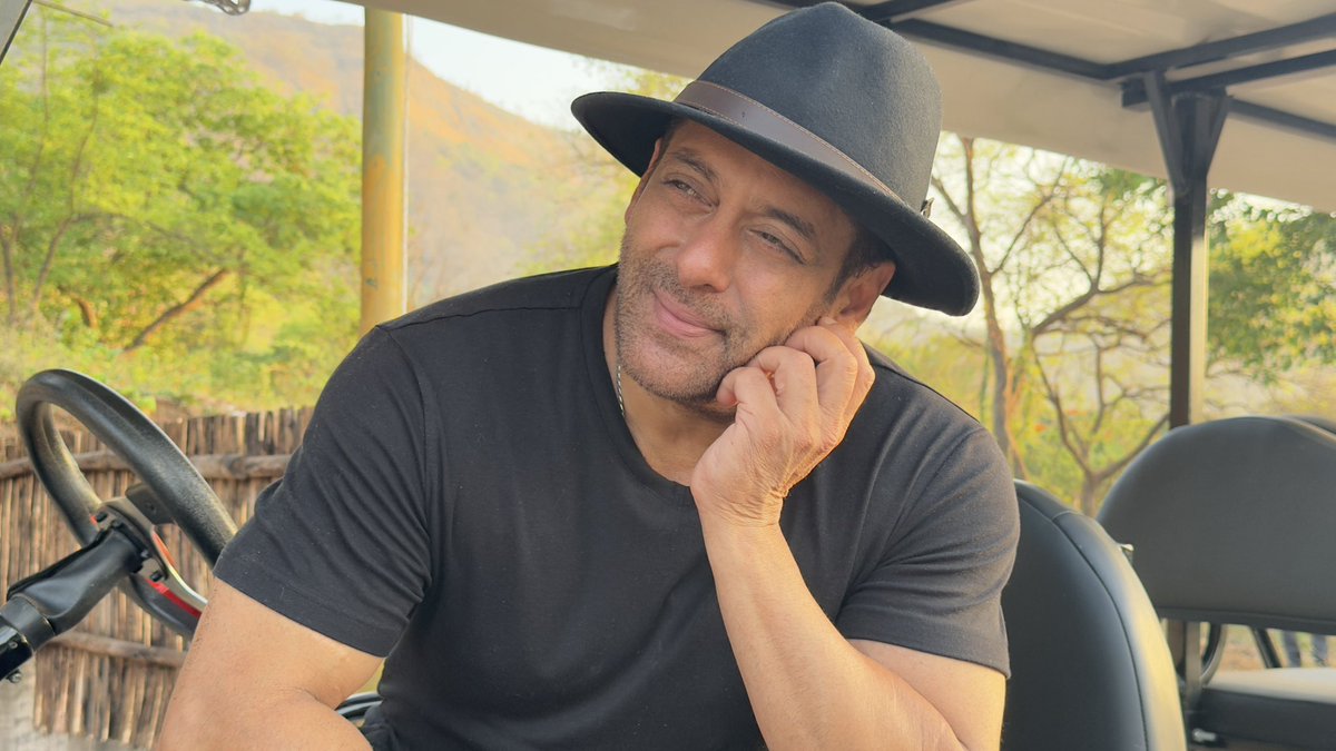 Salman Khan tweet media