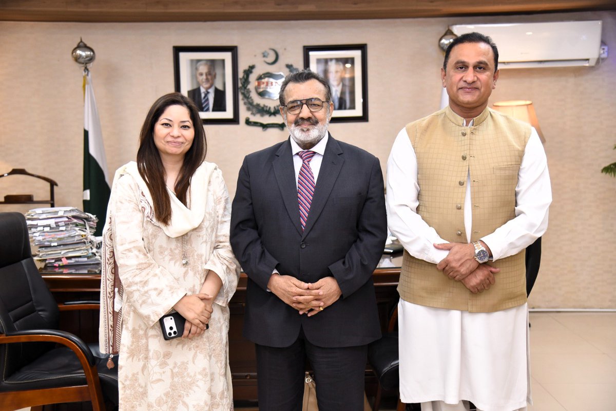 drsadiqfdn's tweet photo. DSF strengthens partnerships for impact.

COO Ms Fajer Rabia Pasha met with MD Pakistan Bait-ul-Maal, Senator Captain Shaheen Khalid Butt, and DG Prof. Dr Zeeshan Danish to discuss collaboration in healthcare, education, and women empowerment. MoU finalization expected next week. https://t.co/qS56SEOsTy