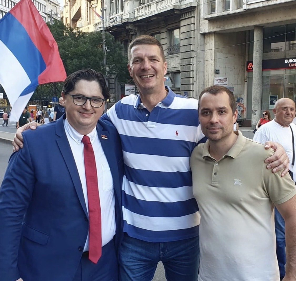 LUKA PETROVIĆ -ĆACi NAD ĆACIJIMA

LUKA PETROVIĆ JE LOJALISTA I ANDREJEV POVERENIK ZA ISTOČNU SRBIJU KOJI RADI U SEKRETARIJATU GRADA BG 

ODNOSNO ZADUŽEN JE DA UZIMA PROVIZIJU SA TENDERA I NOSI JE ANDREJU

LUKIN OTAC JE ALKOS,PROPALI ADVOKAT 
KOJI JE BIO U SPS PA RADIKALIMA PA SNS