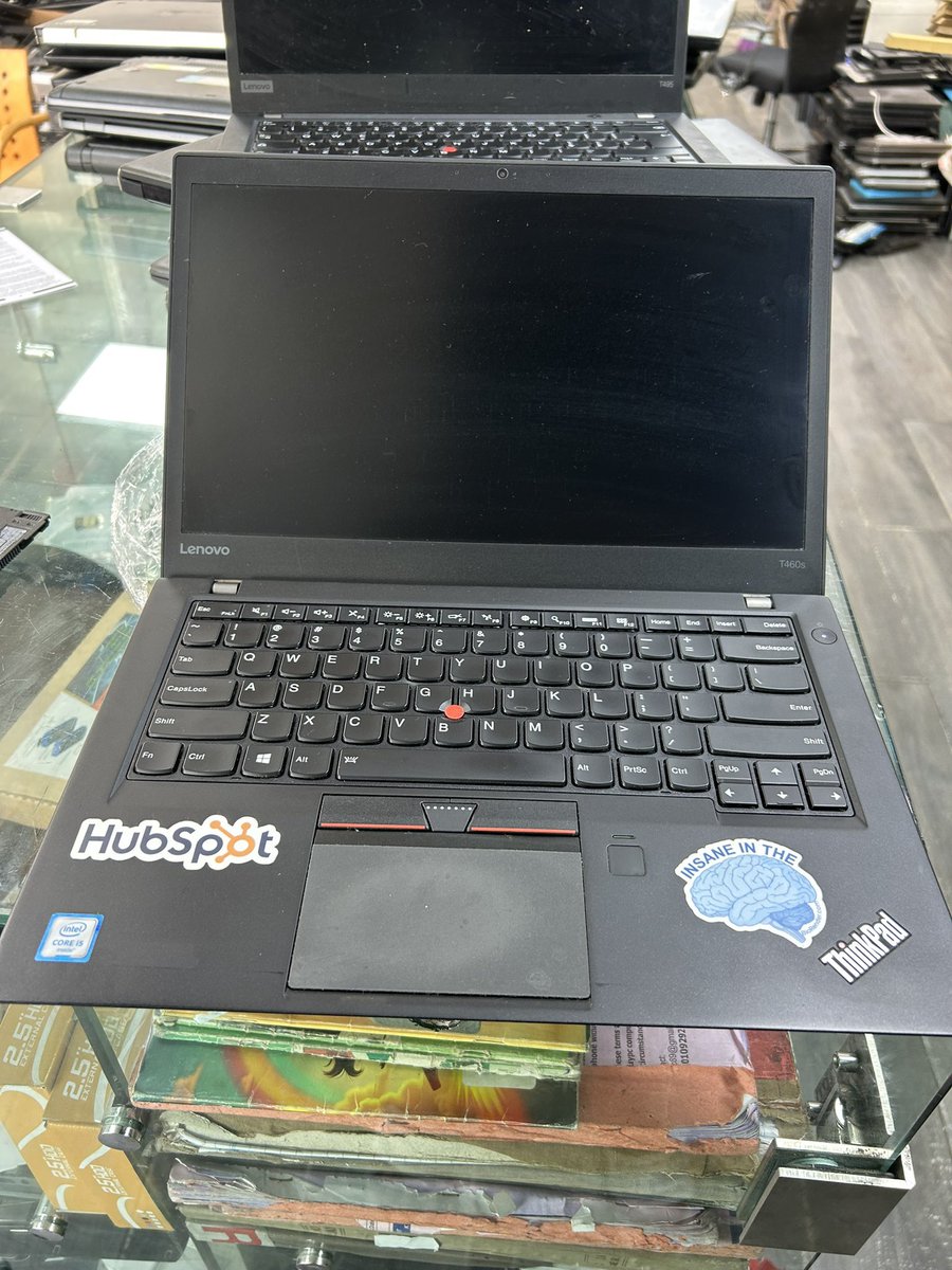 Val Gadgets tweet media