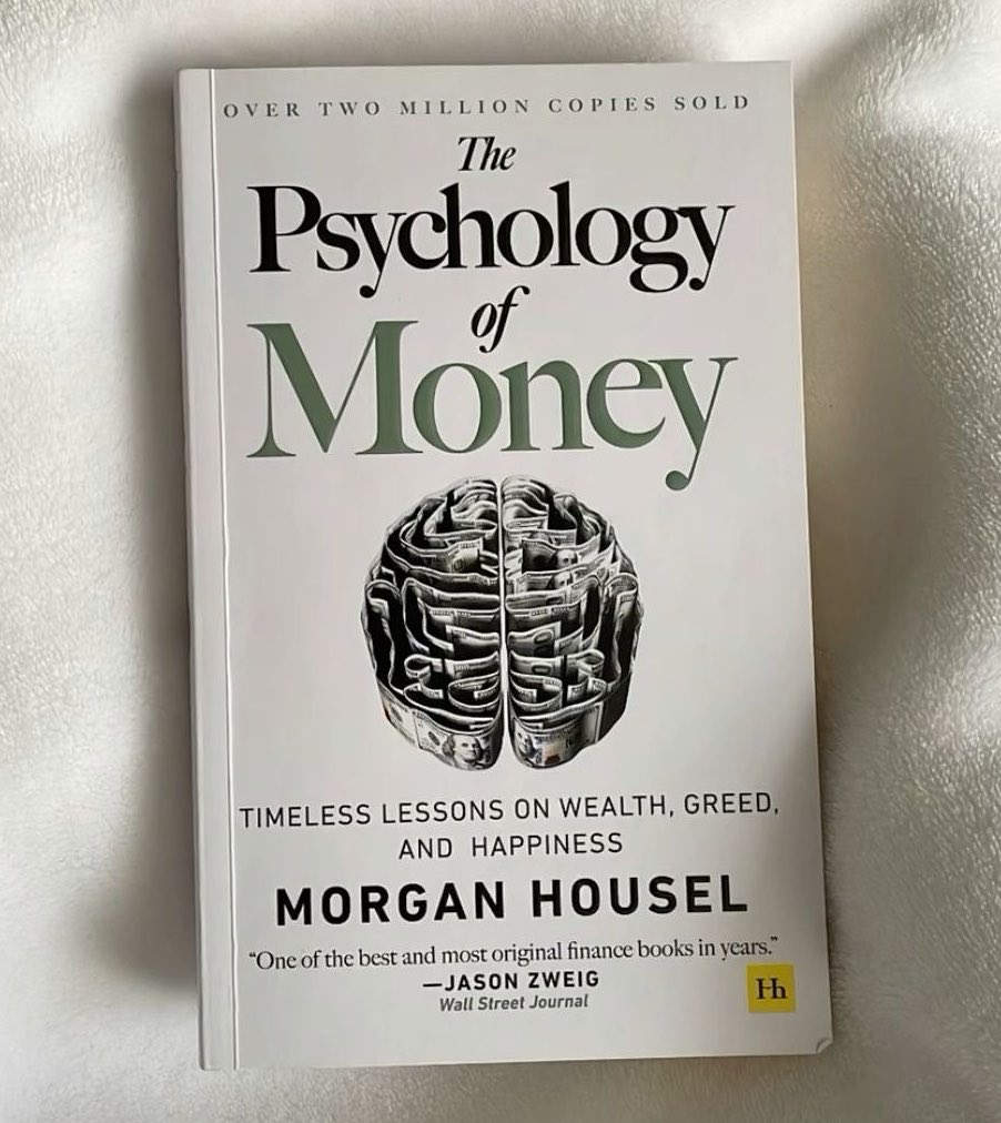 Нууу норм, вот некотрые цитаты, которые себе отметила: 

People act from their experiences. Don't judge from yours.

Investing if done well - is utterly boring.
It's because the chief ingredient in the growth of a portfolio is time.

Savings = Income - Ego