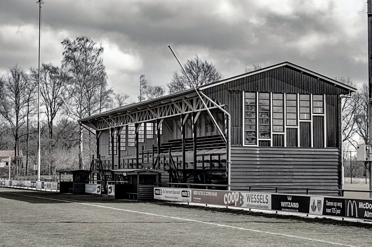 123 jaar strijd en trots, in goede en slechte tijden! Voor altijd Heracles Almelo! 🖤🤍