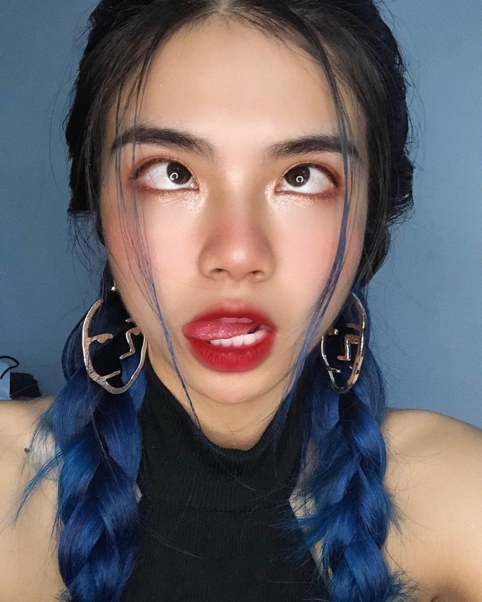 gallery of b1tch3s. tweet media