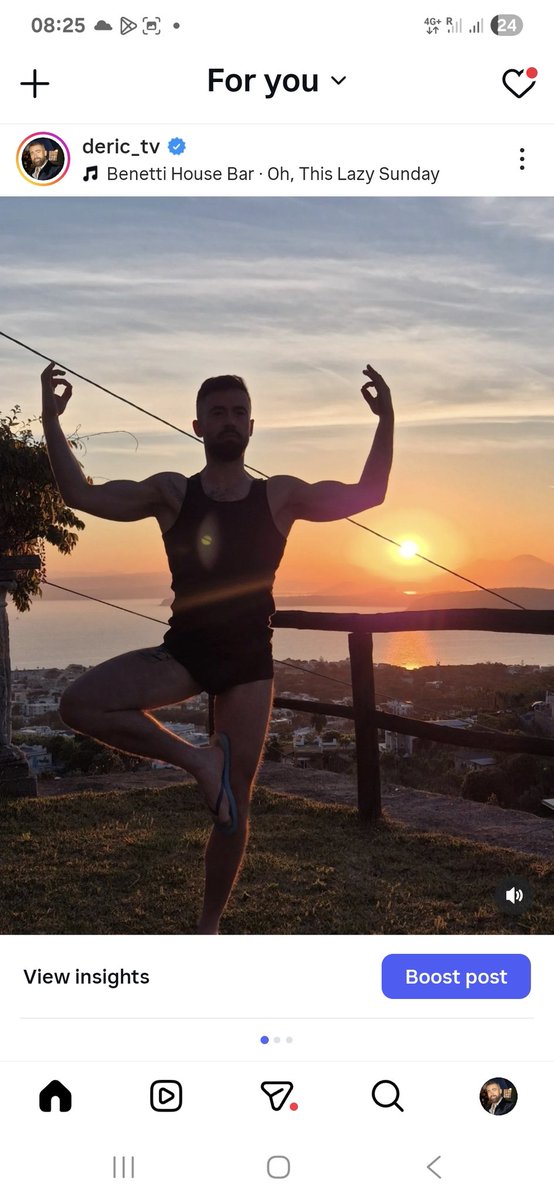 deric_tv's tweet image. Momenti speciali 🇮🇹😘🌅 #napoli #italia #sunrise #yoga