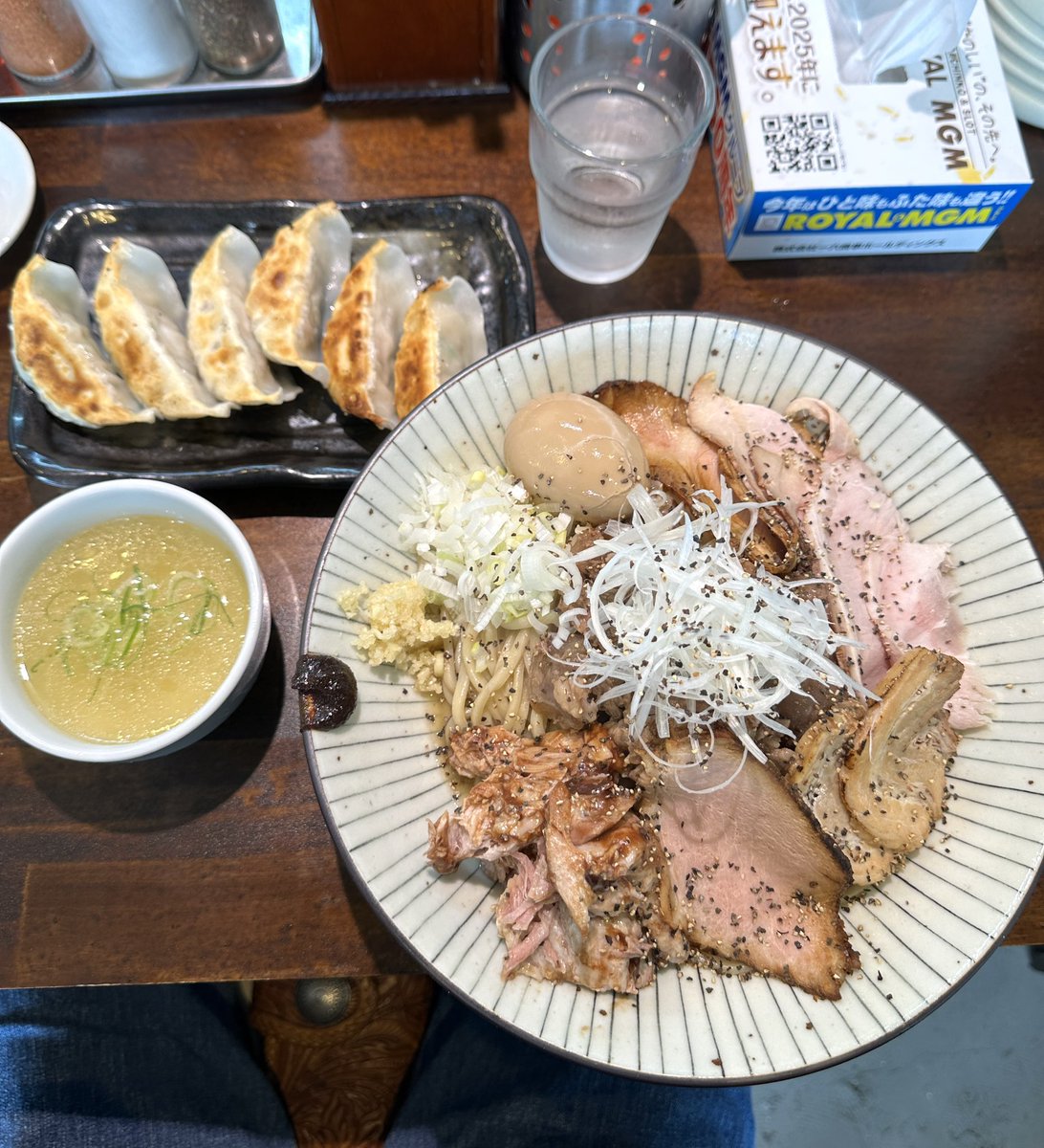 たむケイ tweet media
