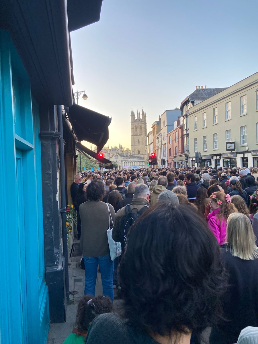 BrushBowler's tweet image. What a difference 50 hours makes, no sign of the May Morning glory hunters today #oxford