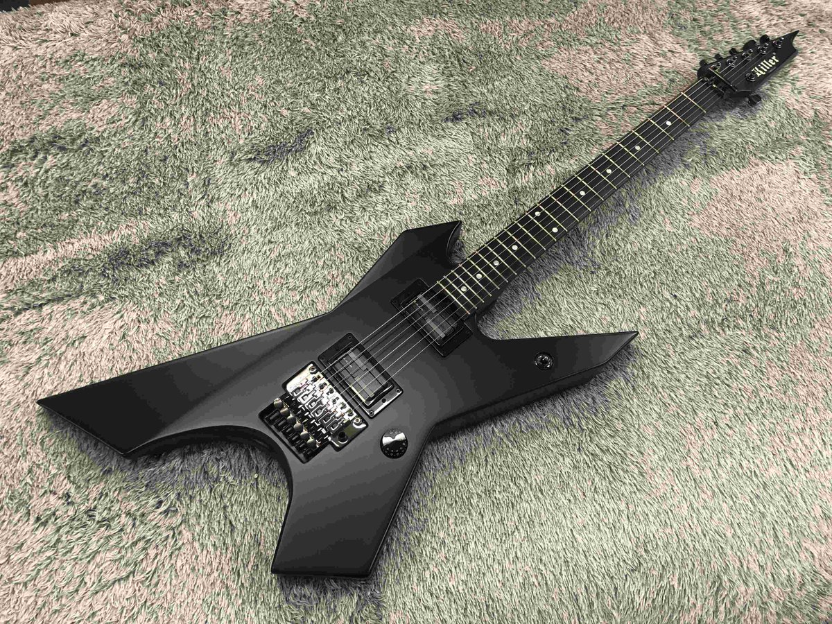 esp_bigboss's tweet image. Killer KG-Exploder II BIB Black Satinが入荷しました☆
今では貴重なエボニー真黒（マグロ）指板の1本ですよっ!!
BIBの名に恥じぬ惚れ惚れする黒さです♪
store.shopping.yahoo.co.jp/esp-bigboss/45…
 #espguitars
#Killer
#BIB
