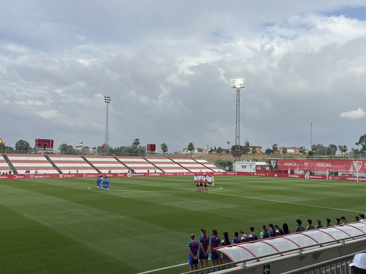 martetee's tweet photo. Tarde de fútbol ⚽️🤍
Real Madrid Femenino - Sevilla https://t.co/rduXVNjhuG