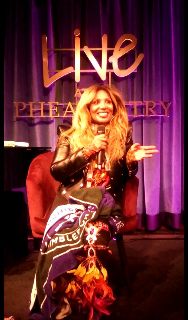 TeamDenForever's tweet photo. Here's some screenshots of Den @DeniecePearson from her phenomenal pizza express live show yesterday 2/5/26 from my videos I film I still can't find the words to describe how magical it was Den looked stunning and is a pure class lady 🎤🎶👑🌠💖 xx https://t.co/Z4GhaW3FLN