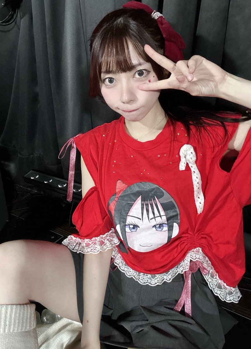浅草橋マンホール
れんてつ×作家’s のみなさまでした（ ᵔ.  ̫.ᵔ）’’

バンドセット音圧すごかった〜🥹ᩚ❤️ྀི

やっばTシャツと似てる？？😈📛