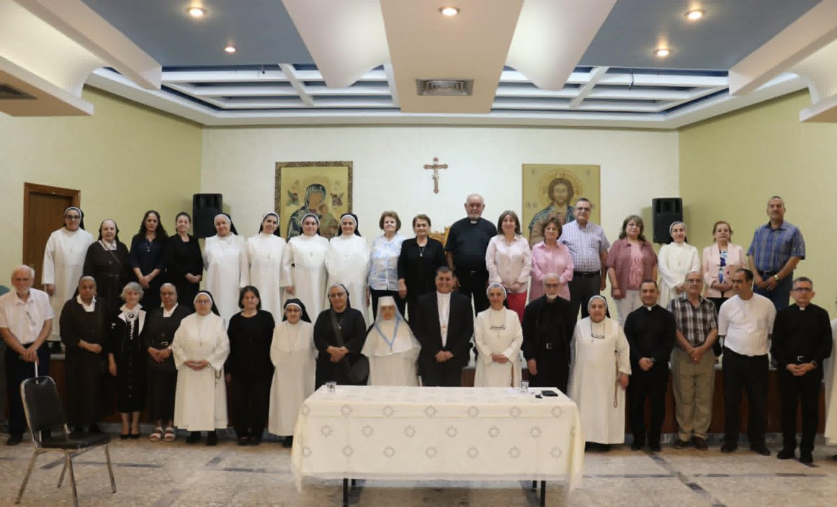 baselyaldo's tweet photo. Month of Mary - Baghdad 2 May 2026
تقديم محاضرة مريمية عند راهبات الكلدان https://t.co/mKTczYRhi9