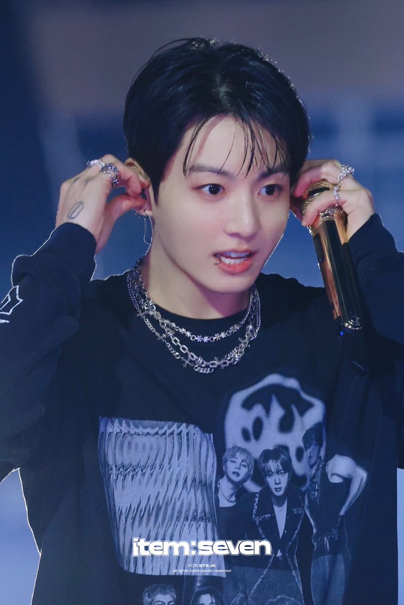 ItemsevenJK tweet media