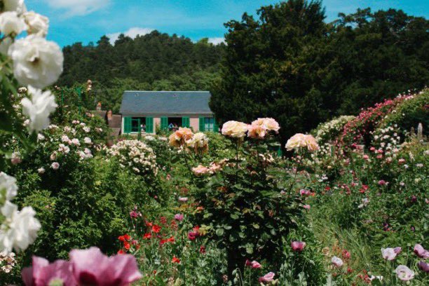 allontanarsio's tweet photo. La beauté de ces jardins https://t.co/S42xaTGw2y