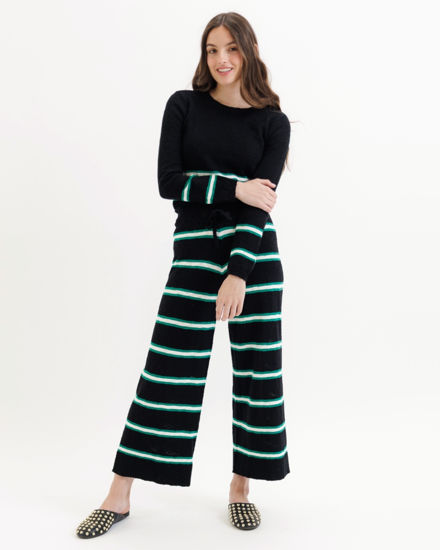 amomentofnow's tweet image. Just dropped the ✨Round Trip Pant✨ final sale. Knit wide leg, drawstring waist, full-length. Perfect for errands or lounging. 27" inseam. Grab yours! 👉 amomentofnow.com/products/round… #womensfashion #newarrivals #kapowgirlco #widelegpants #knitpants
