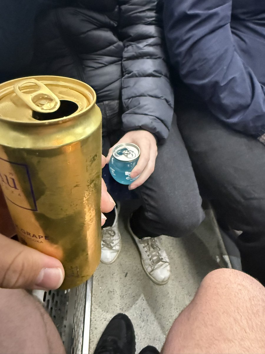 Ladden19's tweet photo. Up the fucking iron https://t.co/cjfwacYXCV