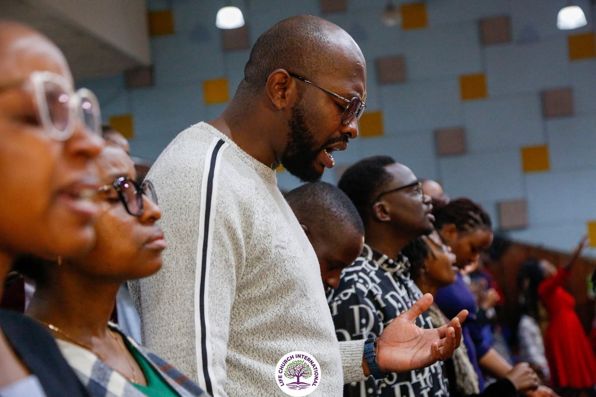 LifeChurchKE's tweet image. He sees every hidden hurt and hears every silent cry. His love reaches the deepest places and is doing a beautiful work of healing within us; always holding us close.

He heals the brokenhearted And binds up their wounds - Psalm 147:3 (NKJV)

#LifeChurchInternational 
#Healing