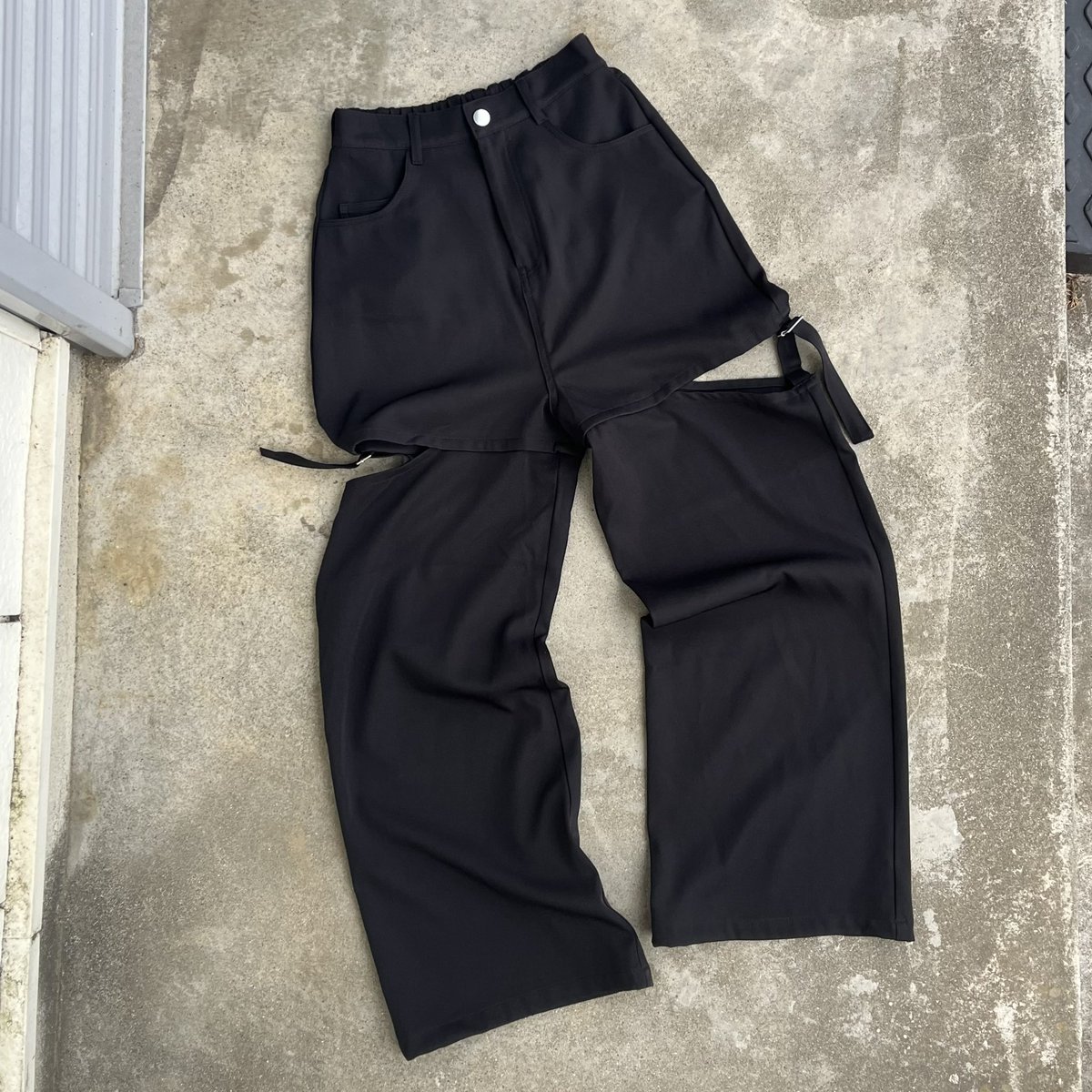 390Day's tweet image. サイドスリット
デザインパンツ
.
SIZE…レディースF
PRICE…¥390-
.
#山梨　#古着屋　#days
#レディース古着