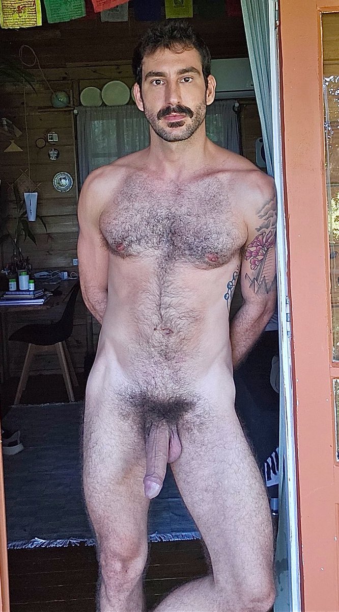 Male Perfection tweet media