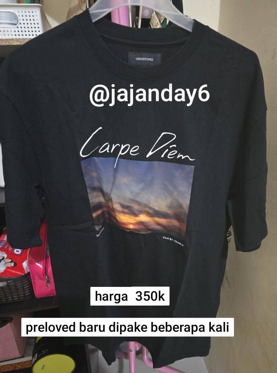 jajanday6's tweet photo. WTS DAY6 ofmerch
- preloved t-shirt undertones black Carpe diem (L cwe muat)
- fanclub 2025 set
- all about kke
dom jaksel
🍊 exc adm
Split payment
Kirim only weekend
#wtsday6stuff
@DAY6TradingINA
#WTSday6 #youngk https://t.co/Rp4zP4pMbV