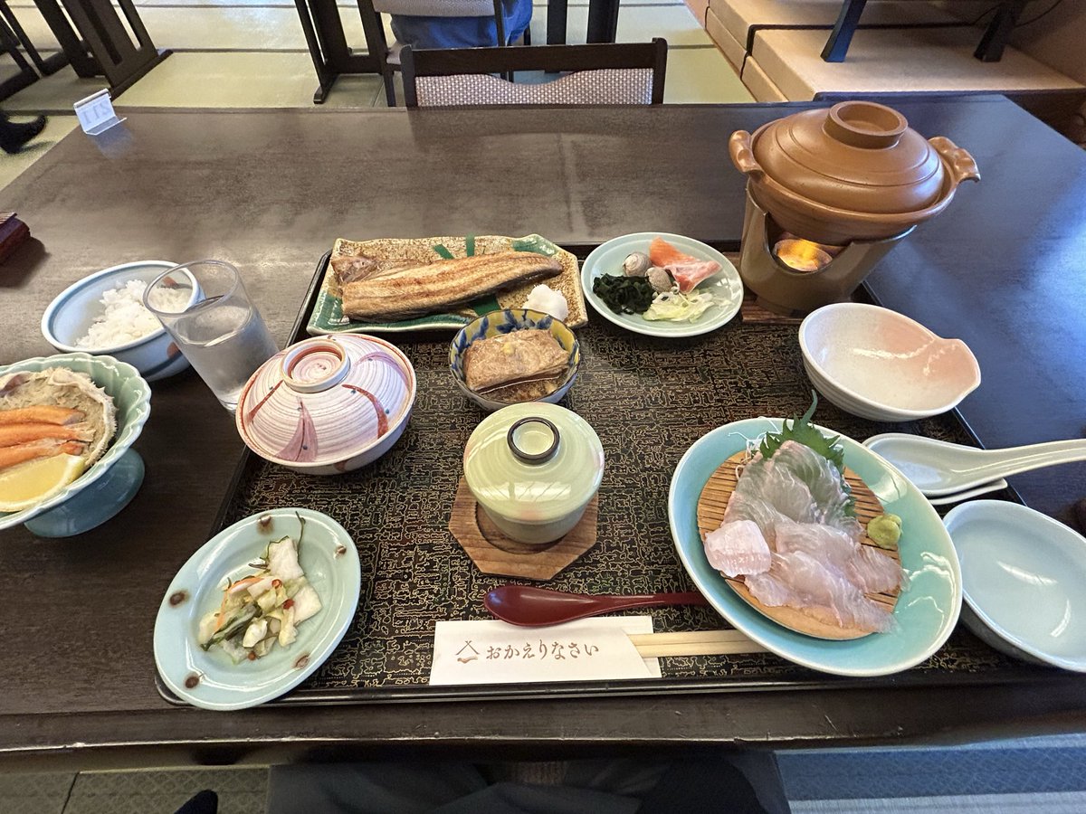 skydream5's tweet photo. 岩内温泉の宿に泊まりました！
宿名「おかえりなさい」
こじんまりしているが、落ち着ける宿でした！料理もおいしく、大人の隠れ家的ないい宿でした！
宴会場もあり、40名くらいまでの団体でも利用できそう！
#秘境の宿
#隠れ家宿
#団体旅行
#社員旅行 https://t.co/PEF7JD0dmT