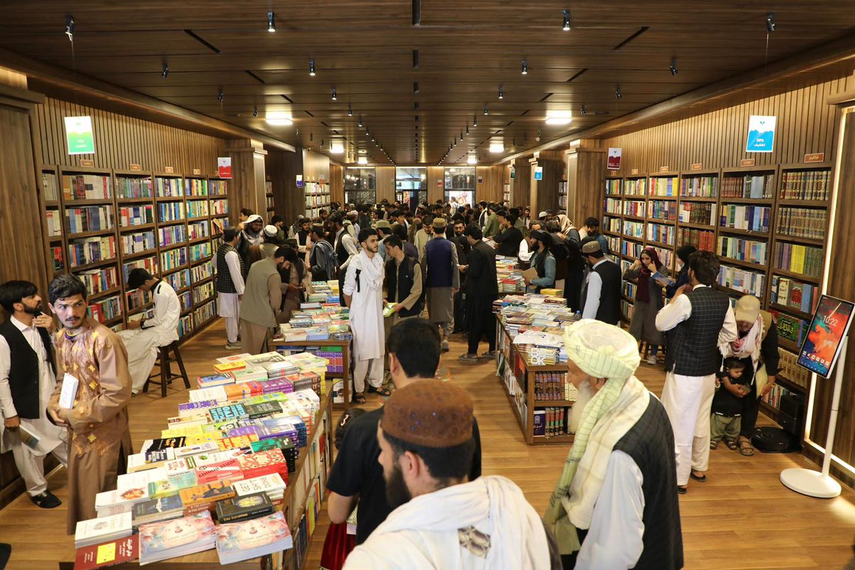 zakirjalaly's tweet photo. The Afghanistan Hope
In these photos, young people gather on the very first day of the newly opened @aksosbookstore  in Kabul.
These moments remind me of something deeper: despite all challenges, a nation turning toward knowledge, curiosity, and growth.
The path to a brighter future begins here in books, in ideas, in the simple act of reading.