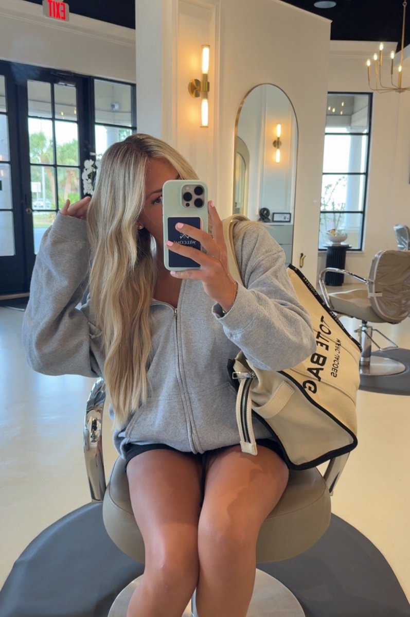 EvoBlondie tweet media