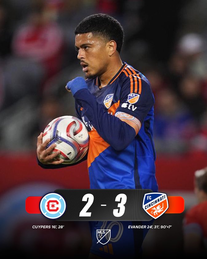 MLS_fra's tweet image. ⏱️C’EST TERMINÉ ! LE FC CINCINNATI BAT CHICAGO FIRE FC AU SOLDIER FIELD.✅💙🧡

Evander inscrit un magnifique TRIPLÉ contribuant la victoire au Cincy.

📸@MLS

#MLS | #CHIvCIN