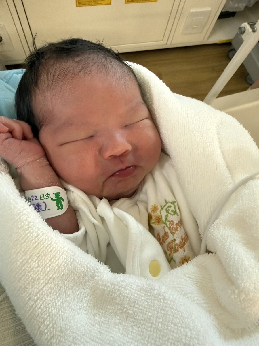 64every_copen's tweet photo. 私事ですが2026/04/22に
第2子女の子が生まれました👶
(まだ子だけ入院中ですが…)
3543g！！デカイ…笑
ちなみに和芭は3698gでした。笑
命名【幸芭】｢ゆきは｣です😌
また激かわいい女の子出てきた🥰
これから4人家族です👨‍👩‍👧‍👦
親子共々よろしくお願い致します☺️ https://t.co/9QONsJdLVz