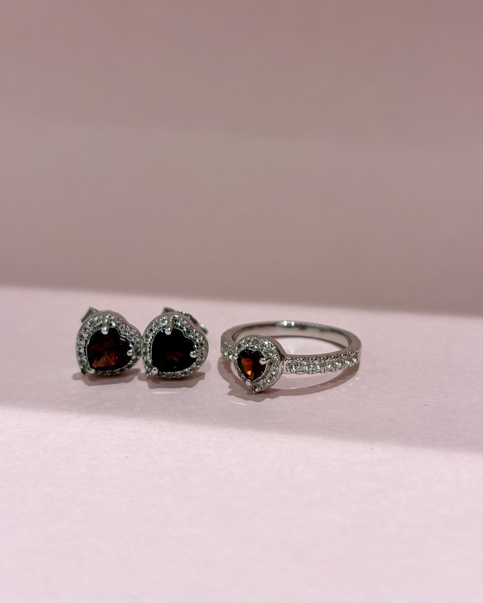 bijumampoco's tweet photo. ♡\\\\\\\Heart design///////♡

リングとピアス、お揃いにできる天然石もございます. https://t.co/JmtsuN5WtY