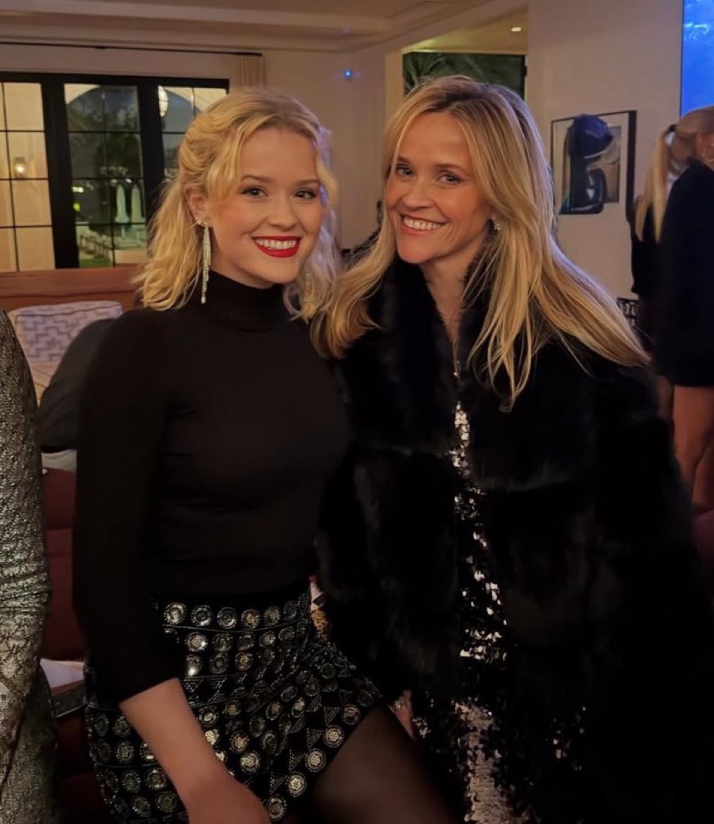 reese Witherspoon tweet media