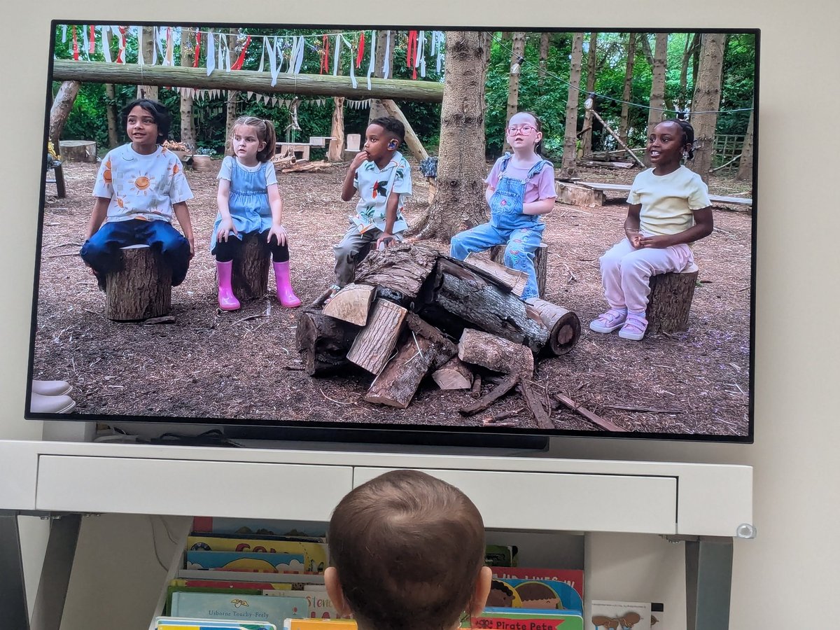 LSignedStories's tweet image. Celebrating #DeafAwarenessWeek 2026 👏 #Righttounderstand  Together, we break barriers - a powerful reminder to make #communication #accessible for all 💬 

My sons are loving the new BBC show Tiny Tunes – bringing deaf &amp;amp; hearing children together  🎶 

 #BSL #Inclusion #Deaf