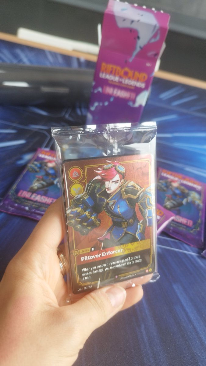 Darka_Studio's tweet photo. Ayer me tocó Vi en el evento PreRift!!  Es muy divertida de jugar 😋😓 https://t.co/e42q9sxFHB